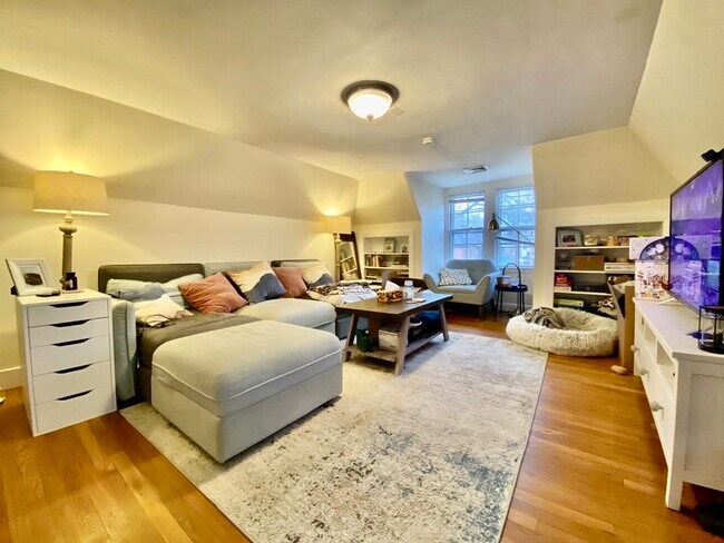 24 Grovenor Rd, Unit 4