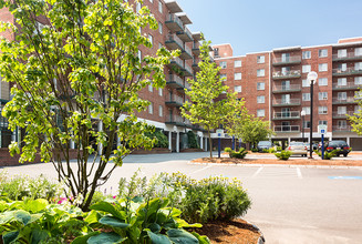 Water View Terrace in Framingham, MA - Foto de edificio - Building Photo