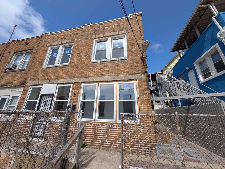 2403 Aliantro Pl in Atlantic City, NJ - Building Photo