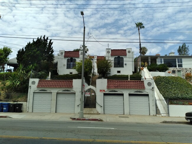 907-909 Glendale Blvd in Los Angeles, CA - Building Photo - Building Photo