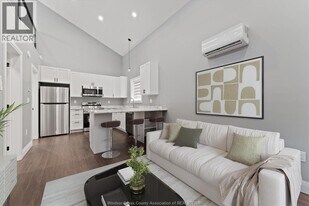 1147 Hickory Rd in Windsor, ON - Building Photo