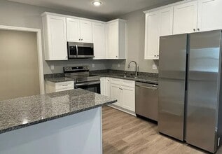 905-907 Pampas St in Pleasant Hill, MO - Building Photo - Building Photo