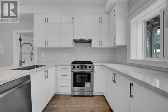 417 Athol St in Whitby, ON - Building Photo - Building Photo