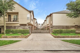 1204 Sampson St in Houston, TX - Building Photo - Building Photo