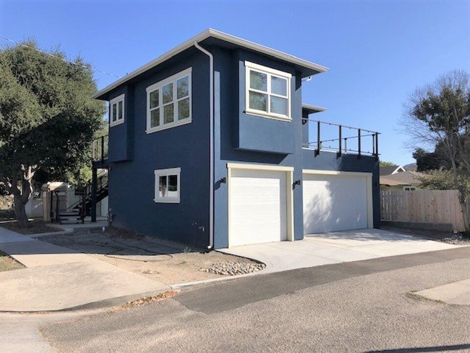 2311 Lawton Ave in San Luis Obispo, CA - Building Photo