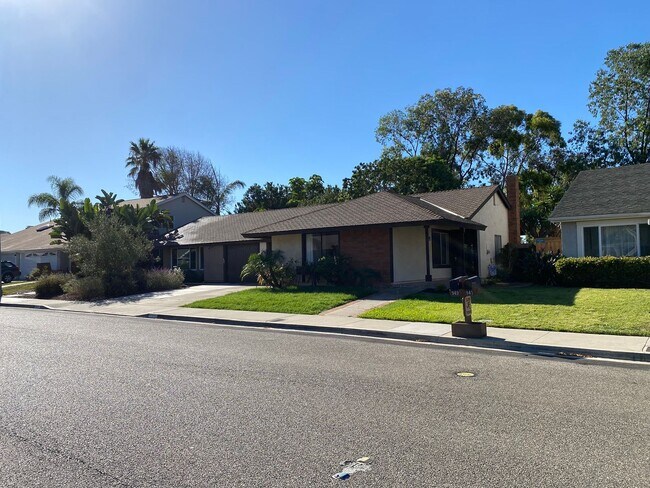 property at 949 Woodlake Dr