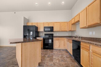 Stonebridge Villas in Minot, ND - Building Photo - Interior Photo