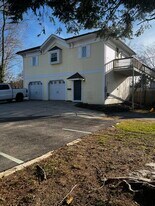 268 Prospect St, Unit Carriage House in Woonsocket, RI - Building Photo