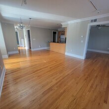 83 Market St, Unit 83B in Park Ridge, NJ - Foto de edificio - Building Photo
