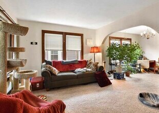 2348 Superior St, Unit One in Madison, WI - Building Photo - Building Photo