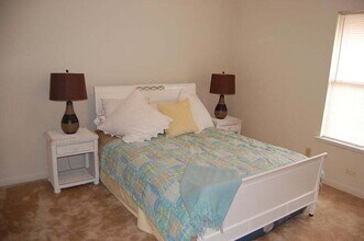 208 Squirrel Haven Rd in Mary Esther, FL - Building Photo - Building Photo