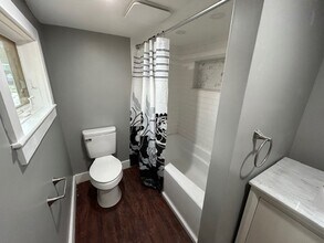 35 Bath Rd in Brunswick, ME - Building Photo - Building Photo