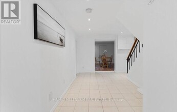 55 Slan Ave in Toronto, ON - Building Photo - Building Photo