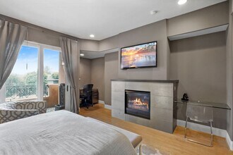 16123 Sunset Blvd in Los Angeles, CA - Building Photo - Building Photo