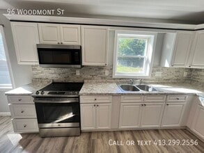 96 Woodmont St in Springfield, MA - Building Photo - Building Photo