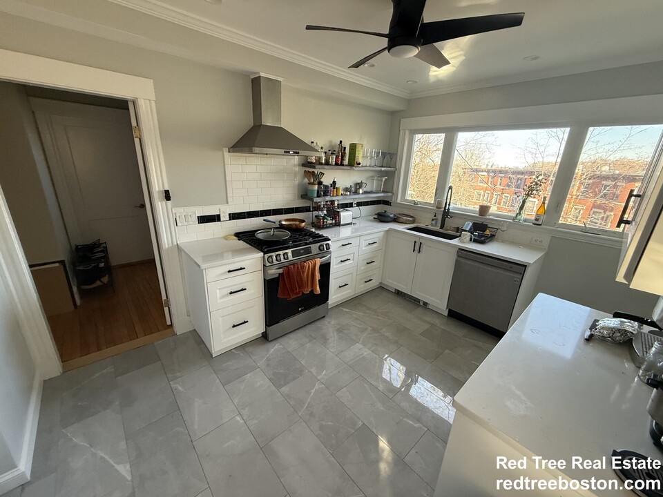 7 Addington Rd, Unit 1 in Brookline, MA - Foto de edificio