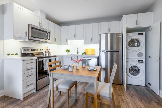 38 King Street W in Hamilton, ON - Building Photo - Interior Photo