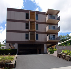 Hale O Terrace in Honolulu, HI - Building Photo - Building Photo