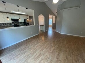 7636 Manatee St in Navarre, FL - Building Photo - Building Photo