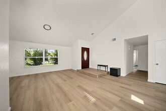 3219 The Highlands Dr in Sugar Land, TX - Building Photo - Building Photo