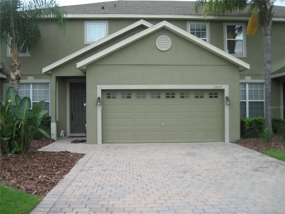 33614 Campeon Ct in Sorrento, FL - Building Photo
