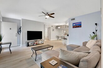 6560 Chasewood Dr in Jupiter, FL - Building Photo - Building Photo