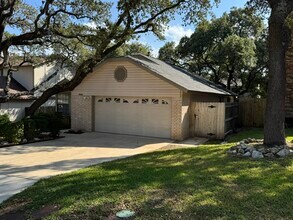 9538 Cloverdale in San Antonio, TX - Building Photo - Building Photo
