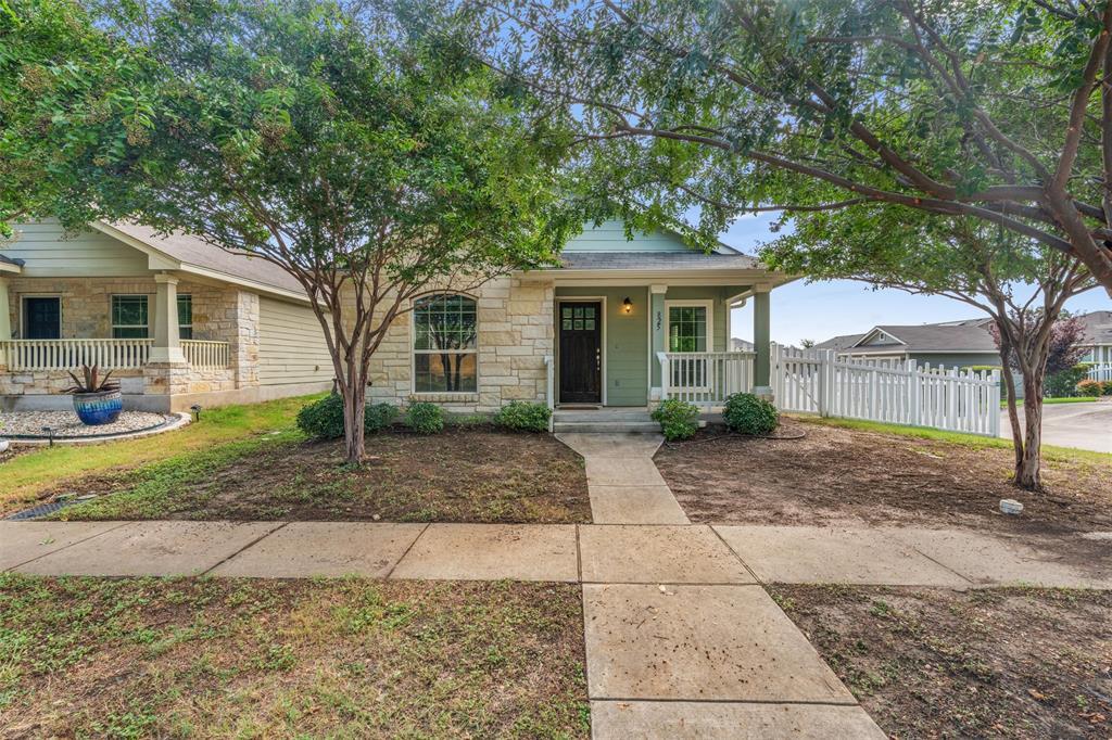 825 Heritage Springs Trail in Round Rock, TX - Building Photo