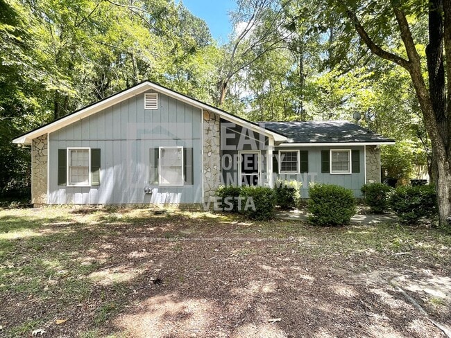 property at 932 S Confederate Dr