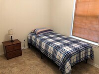 2011 Aldsworth Dr photo'