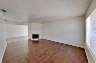 8000 68th Ave in Sacramento, CA - Building Photo - Building Photo