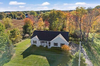22 Maple Rd in North Hampton, NH - Building Photo - Building Photo