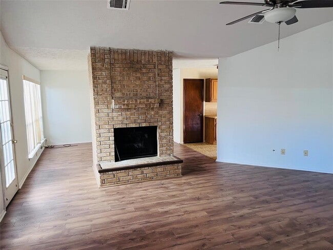 2239 Trail W St in Sugar Land, TX - Building Photo - Building Photo