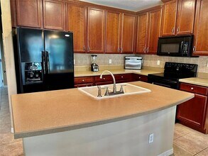 3451 Windsor Lake Cir in Sanford, FL - Building Photo - Building Photo