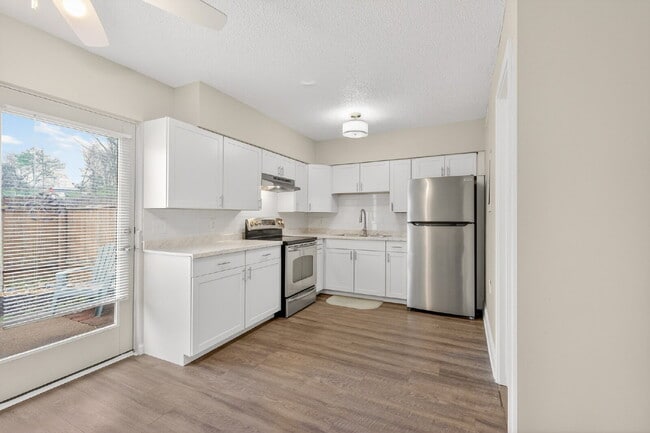 500 Paragon Mills Rd in Nashville, TN - Building Photo - Building Photo