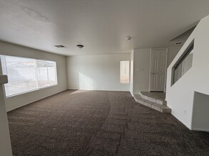 9741 Powell Plateau Ct in Las Vegas, NV - Building Photo - Building Photo