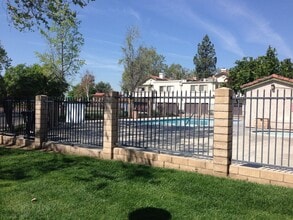 10156 Shady Oaks Dr in Rancho Cucamonga, CA - Building Photo - Building Photo