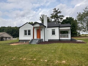1315 Whicker Rd in Kernersville, NC - Building Photo - Building Photo