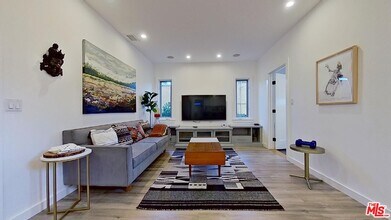 2229 Oak Glen Pl in Los Angeles, CA - Building Photo - Building Photo