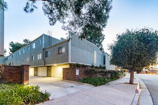 Villa Velletri in Marina Del Rey, CA - Building Photo