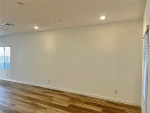 6825 Denton Ct in Las Vegas, NV - Building Photo - Building Photo