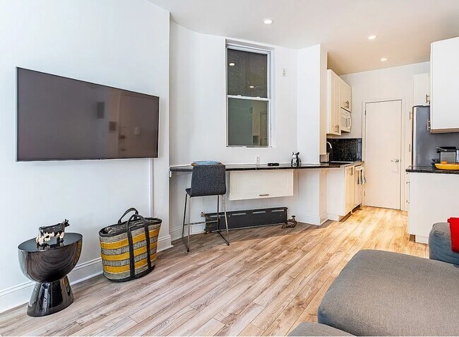 2090 Pacific Ave, Unit 17 in San Francisco, CA - Building Photo - Building Photo