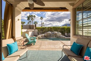 546 N Indian Canyon Dr in Palm Springs, CA - Building Photo