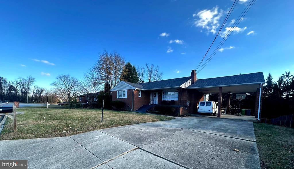 5909 Alan Dr in Clinton, MD - Building Photo