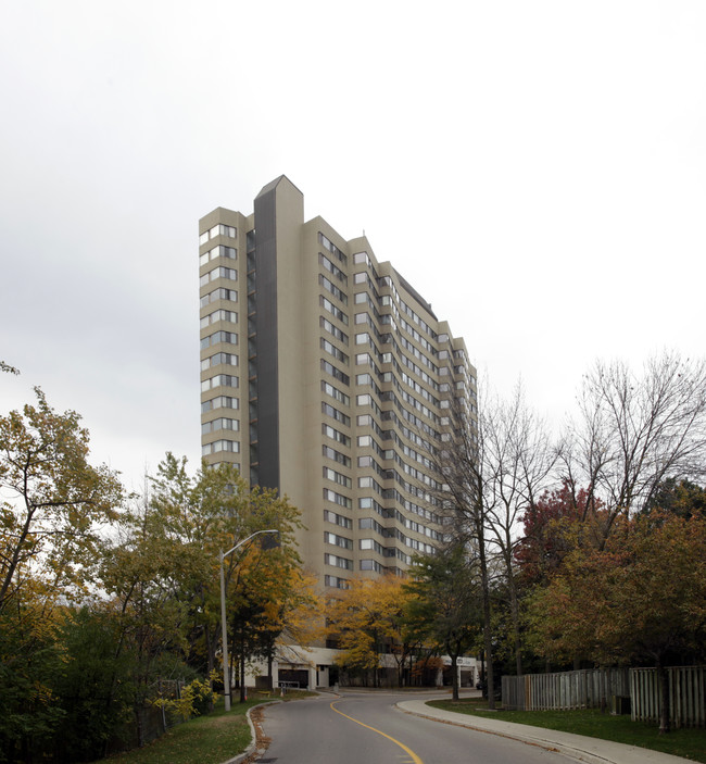 Walden Circle in Mississauga, ON - Building Photo - Building Photo