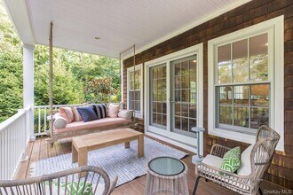 590 Soundview Ave in Southold, NY - Building Photo - Building Photo