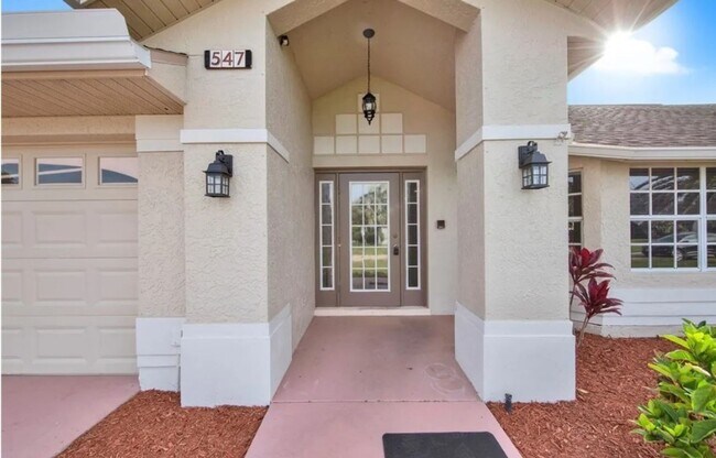 547 Foxcreek Dr in Lehigh Acres, FL - Building Photo - Building Photo