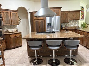 102 Cardinal Ln in Laredo, TX - Building Photo - Building Photo