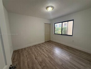1035 SW 4th St in Miami, FL - Building Photo - Building Photo