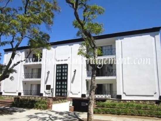 416 N Oakhurst Dr in Beverly Hills, CA - Building Photo